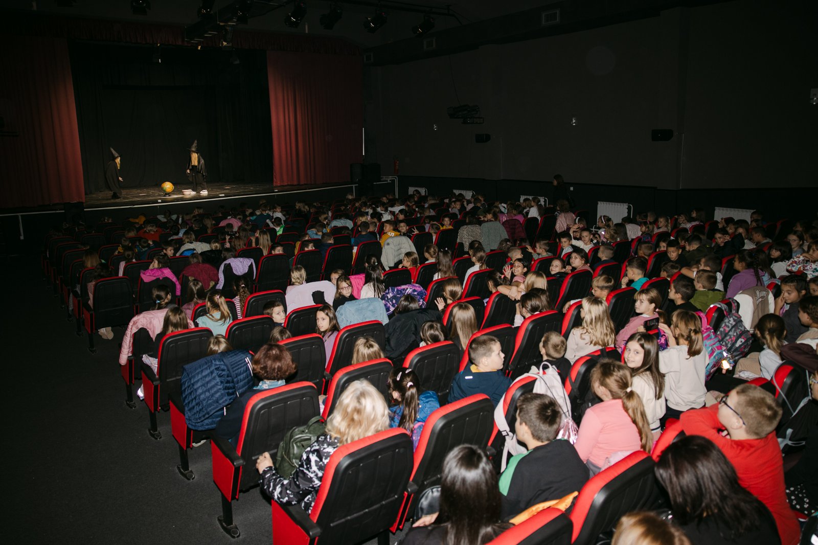 Млади глумци Библиотеке „17. септембар”